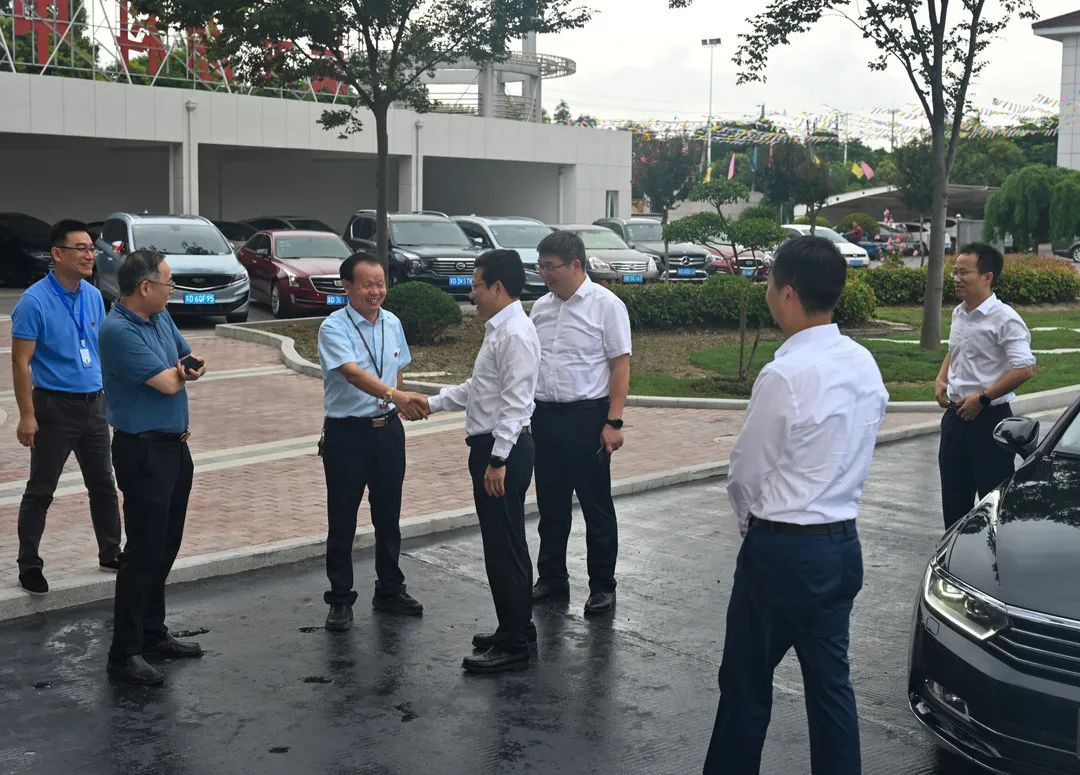 Wujin District Mayor Chen Zhiliang and his delegation visited and guided at Chenguang Group!